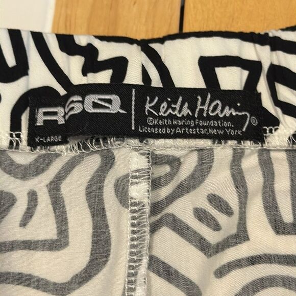 RSQ Keith Haring Figures Men’s Shorts - Picture 3 of 8